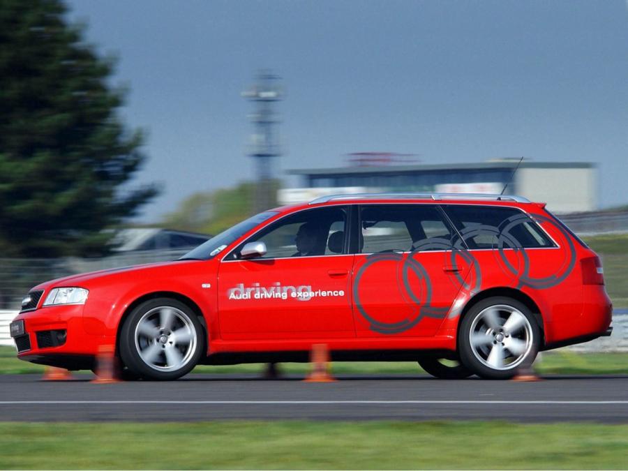  Audi RS6 Avant (4B, C5) 2002 года  (фото 11 из 19)